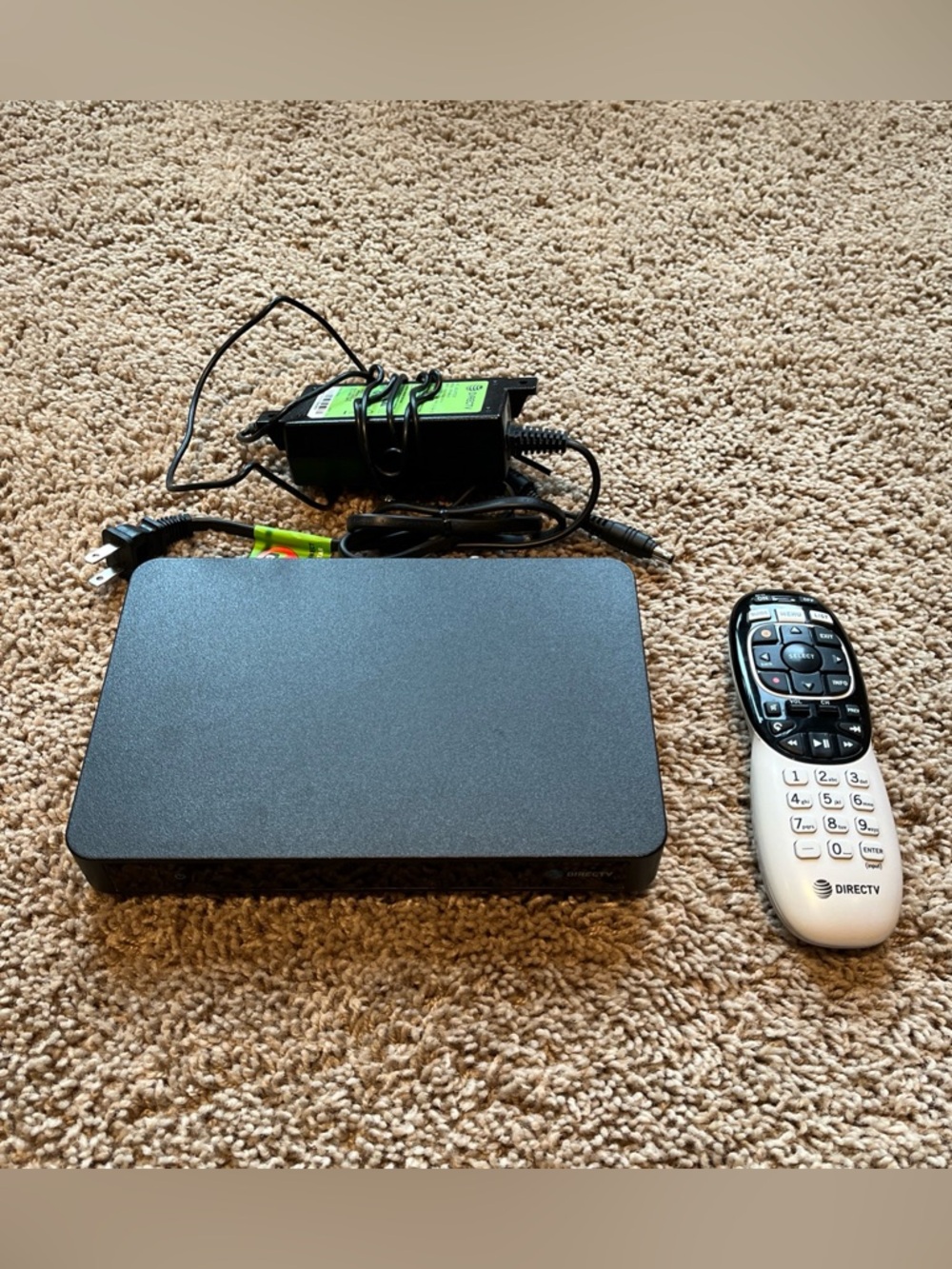 DirecTV Receiver Model C61W-700 - Includes Power Supply and remote.